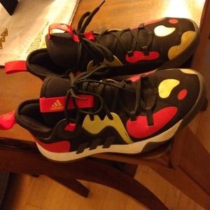 Size 10 mens Adidas Bounce